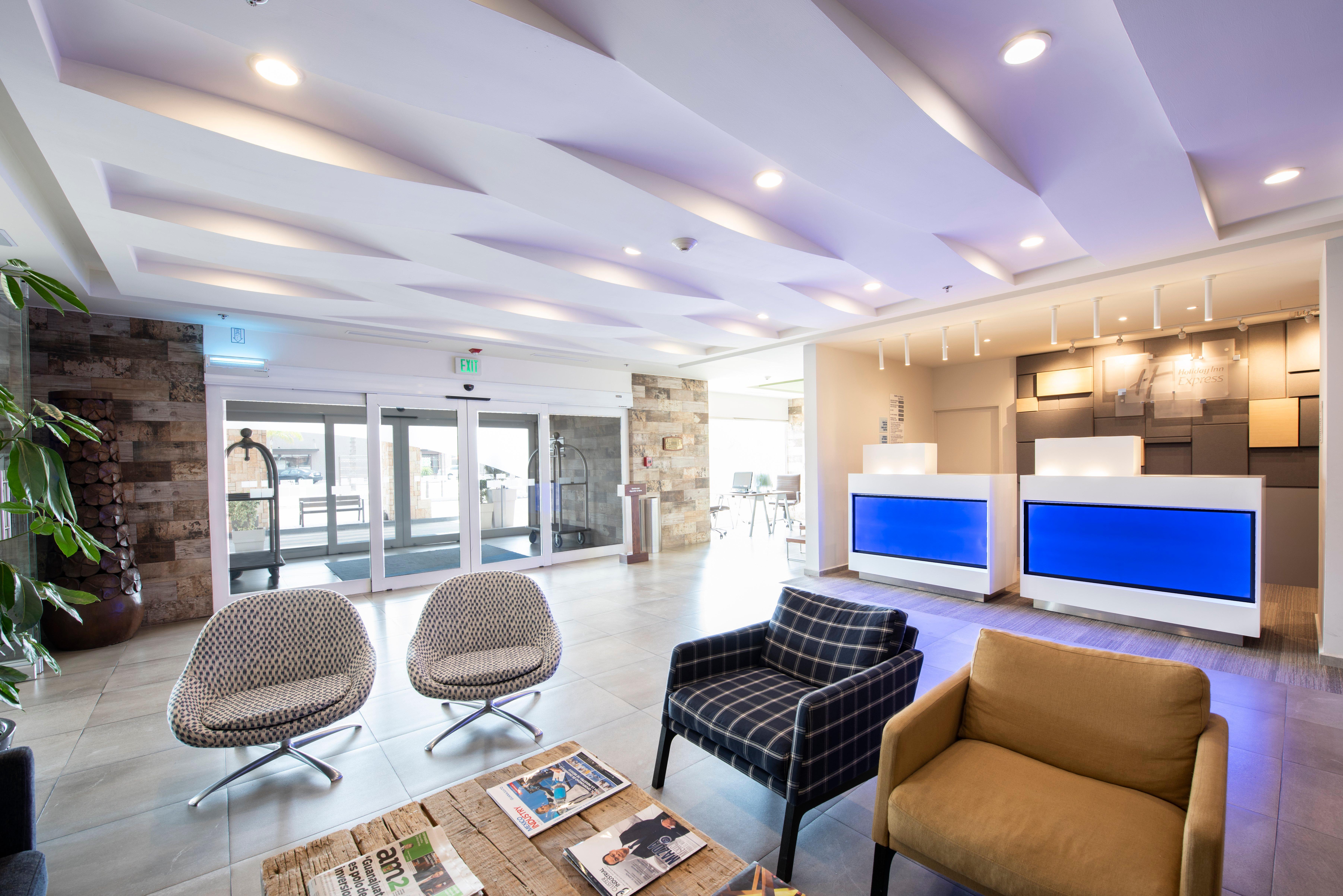 Holiday Inn Express And Suites Celaya By Ihg Экстерьер фото