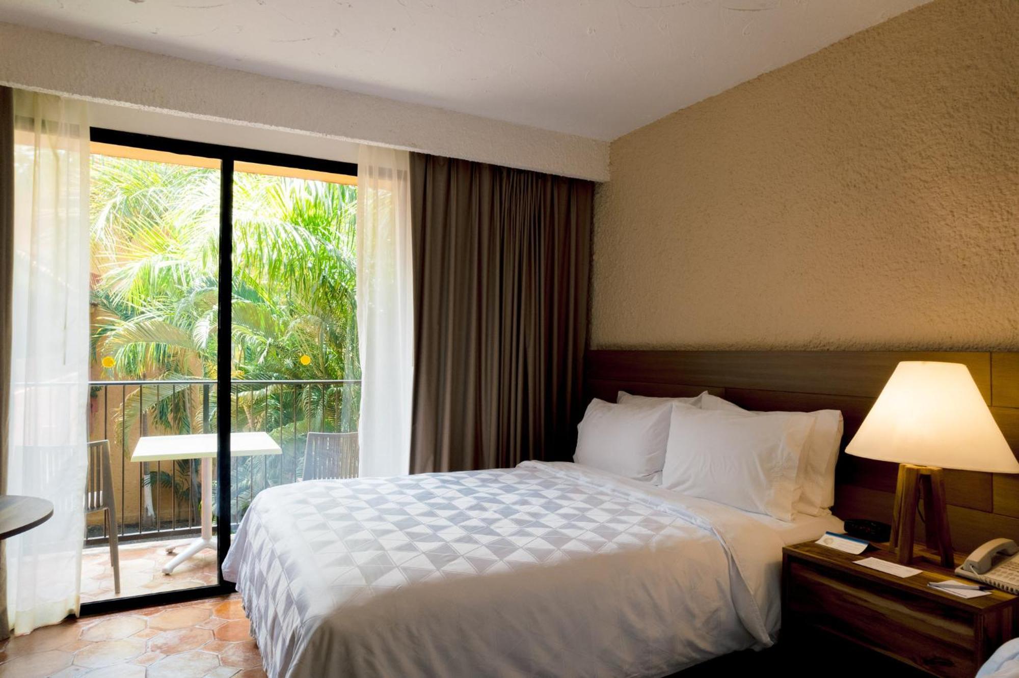 Holiday Inn Express And Suites Celaya By Ihg Экстерьер фото
